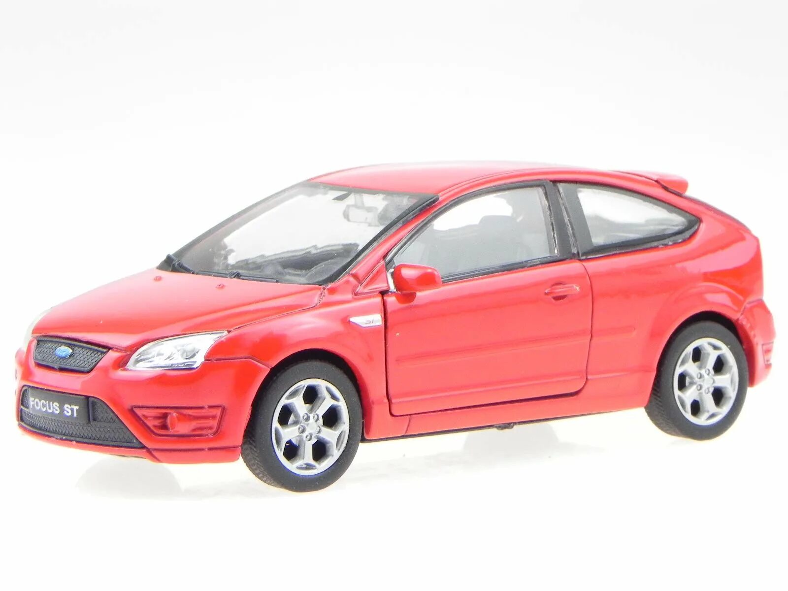 Welly Ford Focus St. Модель 1:43 Ford Focus. Welly Ford Focus 1.60. Welly Ford Focus 3.