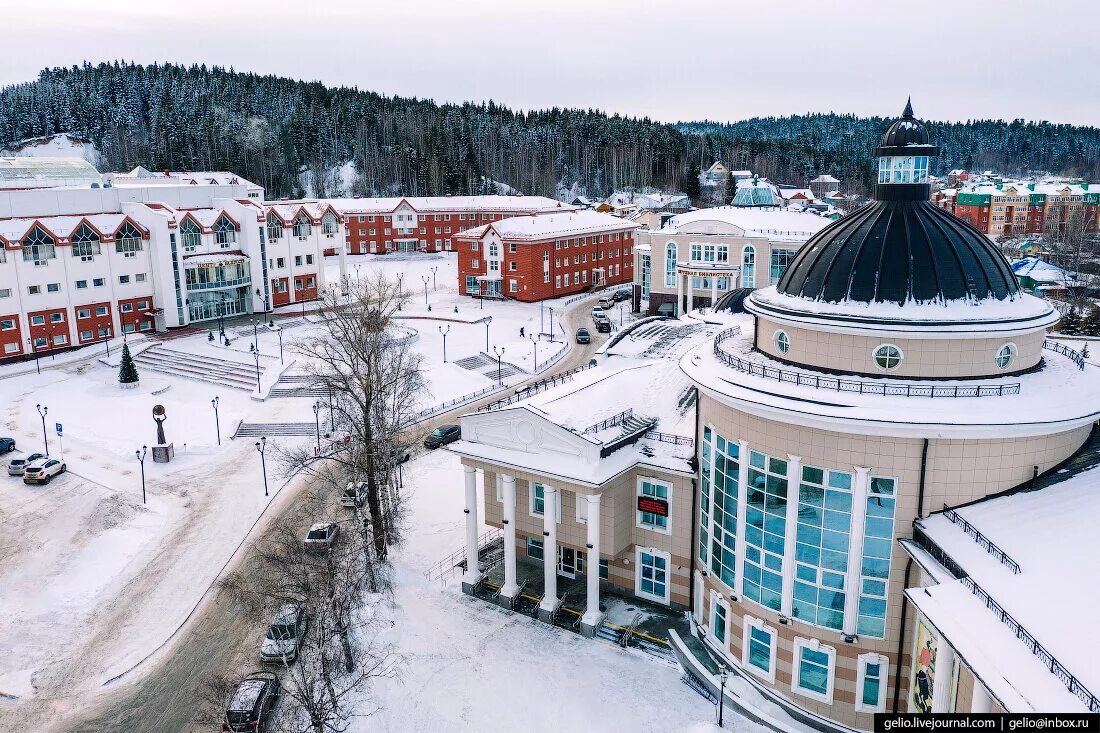 Ханты-мансийский автономный округ ханты мансийск. Центр хмао город. Площадь ханты-мансийска. Центр ханты-мансийска. Центр хмао город.