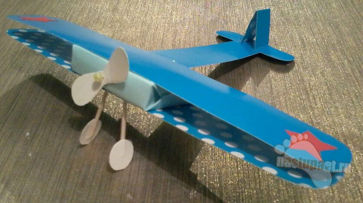 Самолет технология 4 класс. Поделка самолет. Самолет из картона. Поделка самолет из картона. Детская поделка самолет.