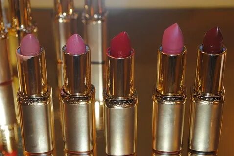 Увлажняющая помада color riche
