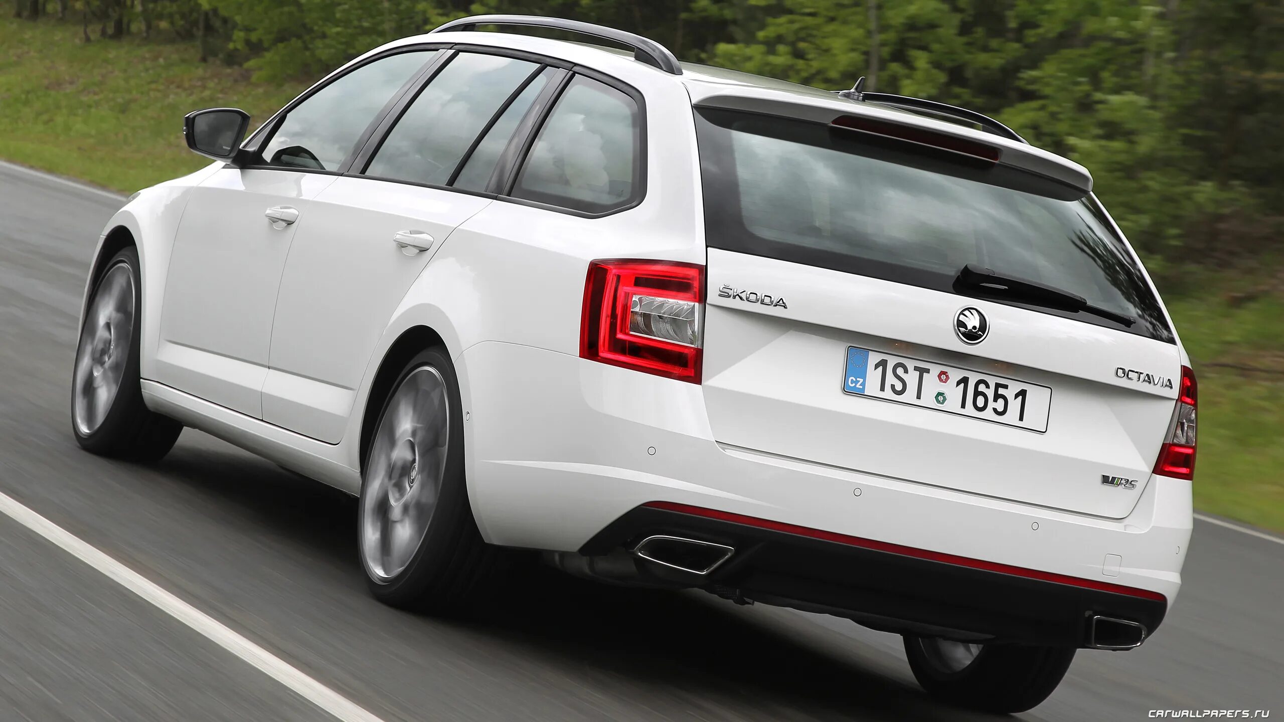 Skoda octavia rs 2015. Škoda Octavia RS 4x4 универсал. Skoda Octavia Combi RS 4x4. Skoda Octavia RS Combi 2016. Skoda Octavia универсал 2014 года.