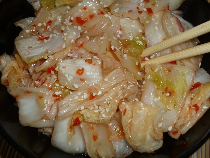 Капуста чамча из белокочанной капусты. Китайская капуста кимчи. чамча пекинская. пекинская капуста кимчи. салат кимчи из пекинской капусты корейский.
