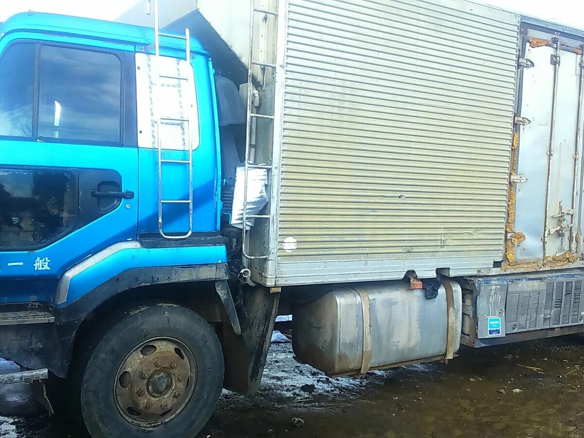 Купить ниссан дизель в москве. Nissan Diesel Condor 1992. Ниссан дизель 1991 года. Ниссан дизель 5 тонн грузовик. Ниссан дизель седельный тягач.