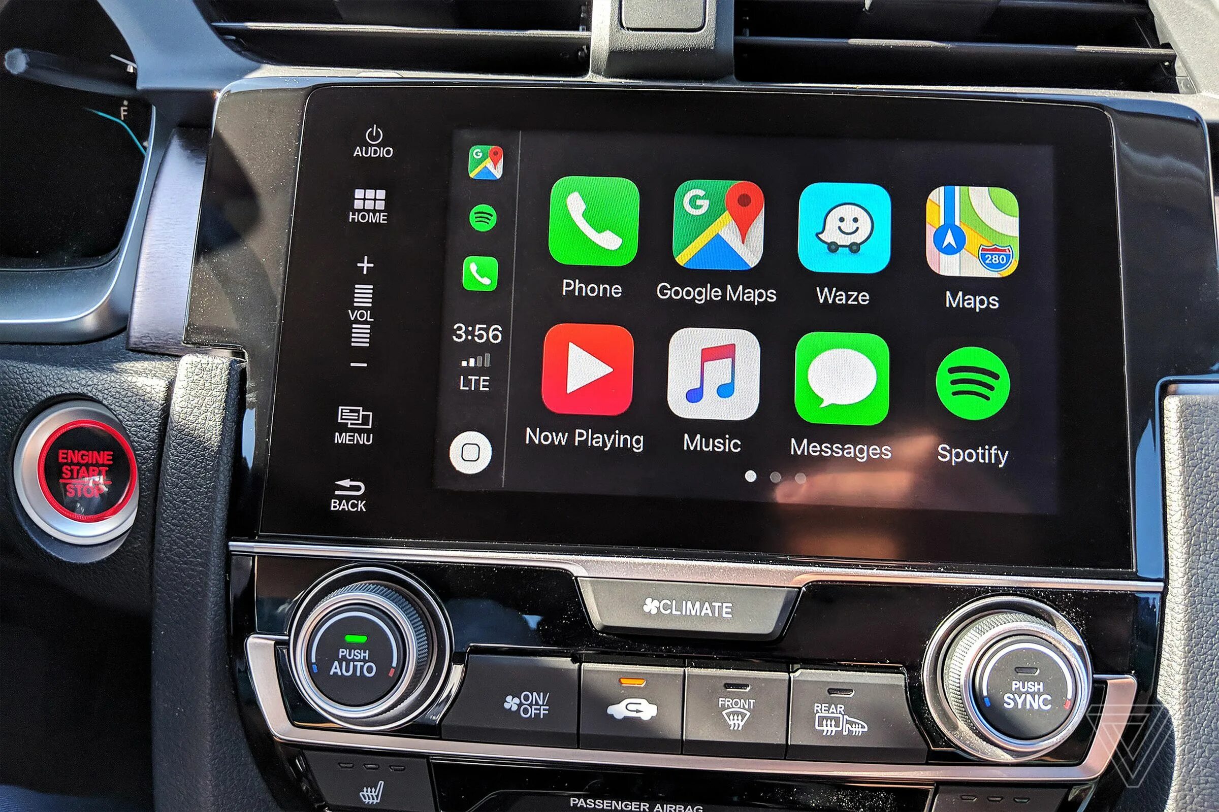 Приложение для андроид авто для просмотра. CARPLAY для Эппл. Apple CARPLAY 2023. CARPLAY адаптер Sportage 4. Lexus RX Apple CARPLAY.