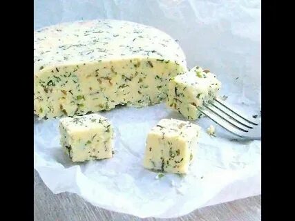 Нежный сыр с зеленью