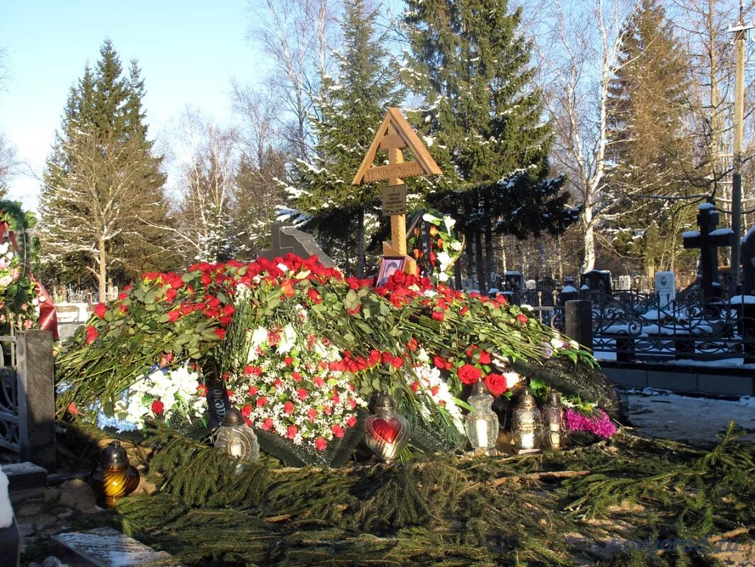 Похоронить в новгороде. Похороны Кравченко Великий Новгород. Западное кладбище Великий Новгород. Кладбище Западное Ярославль.