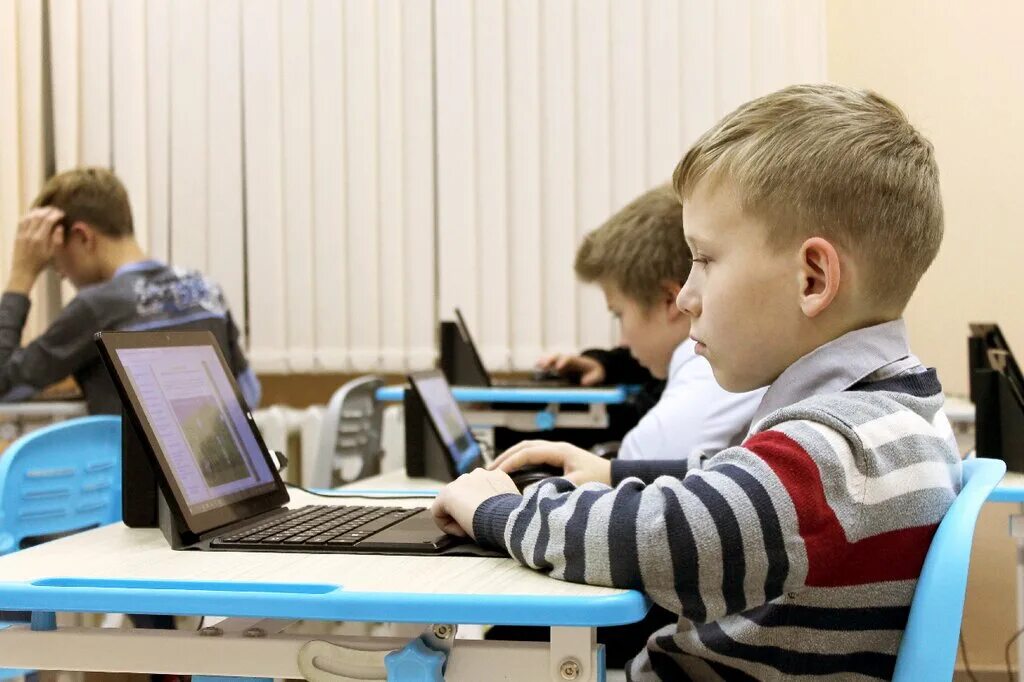 студенты киров. основание киров платформа молодежная. софтиум киров. психолог вятггу. образование в кирове.