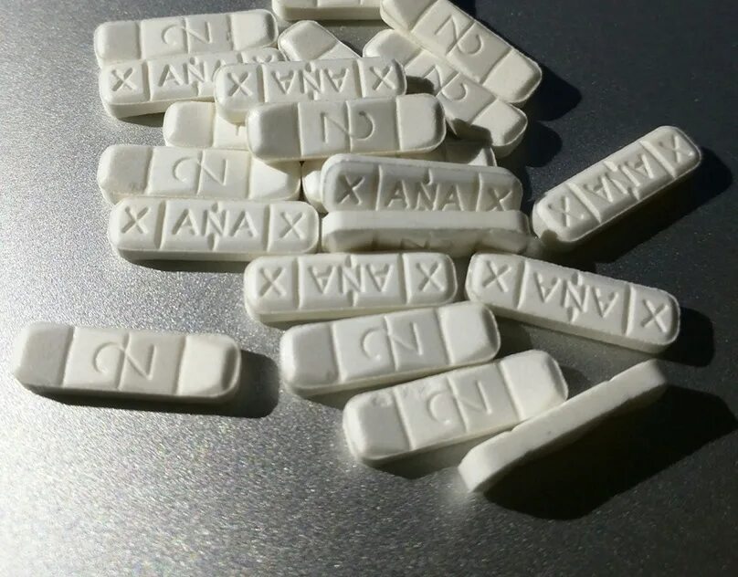 Xanax что это. Ксанакс 2 мг. Таблетки xanax 2mg. Ксанакс блистер. Ксанакс транкимазин.