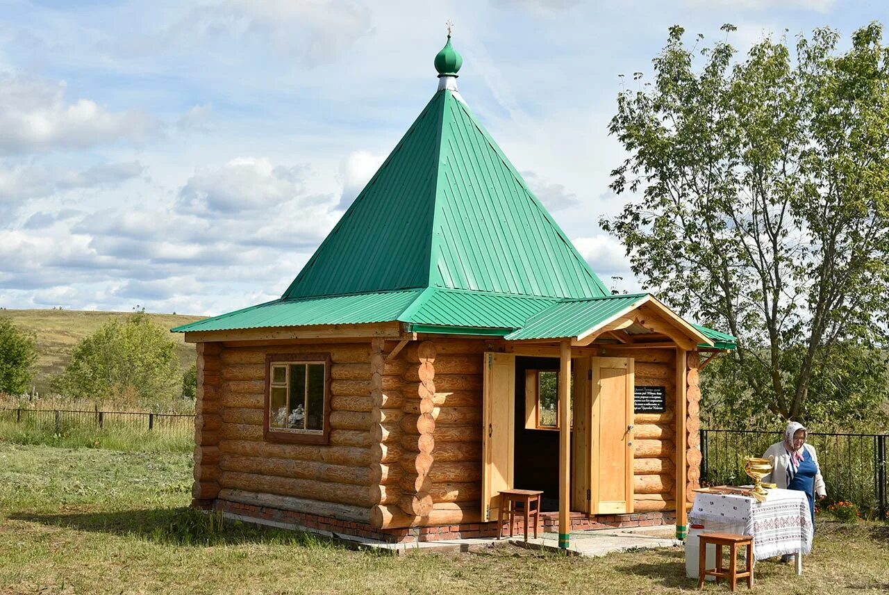 Часовня в честь блаженного старца петра 1. Фото освящения часовни александра невского в риге. Освящена часовня. Акманай деревянная часовня часовая в уфе. Орел церковь на прокуровке.