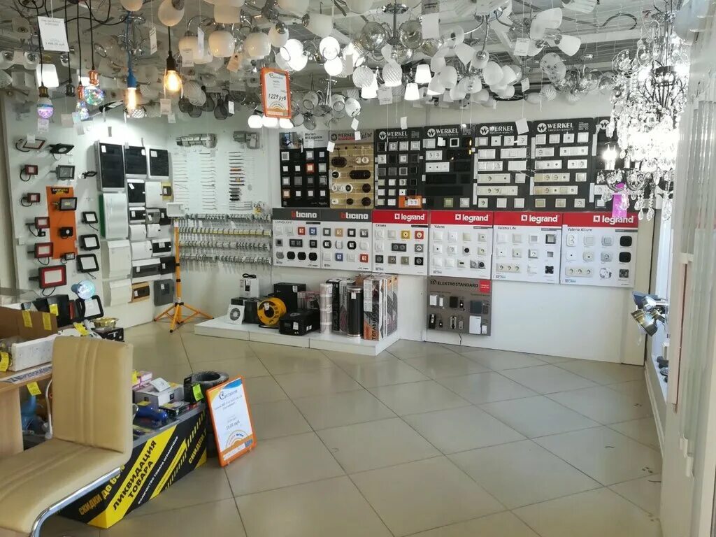 магазин электротоваров. магазин электротоваров в волгограде. свет южанки волгоград магазин. электротовары магазин электротоваров на невской волгоград. интерьер магазина электротоваров.