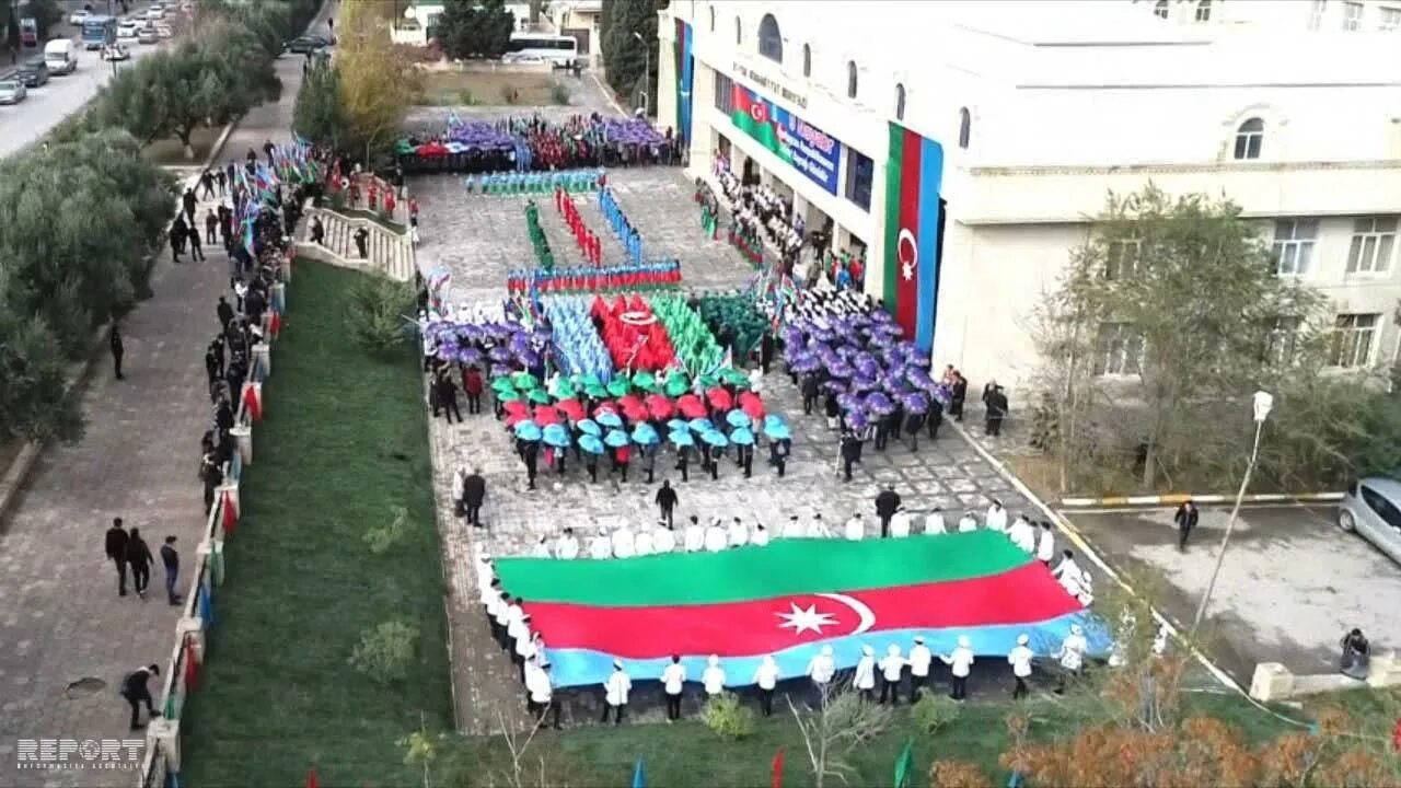 Азербайджан в сентябре. День государственного флага Азербайджана. День государственного флага в Казбековском районе. В Азербайджане отмечается день государственного флага. Азербайджане отмечают день флага.