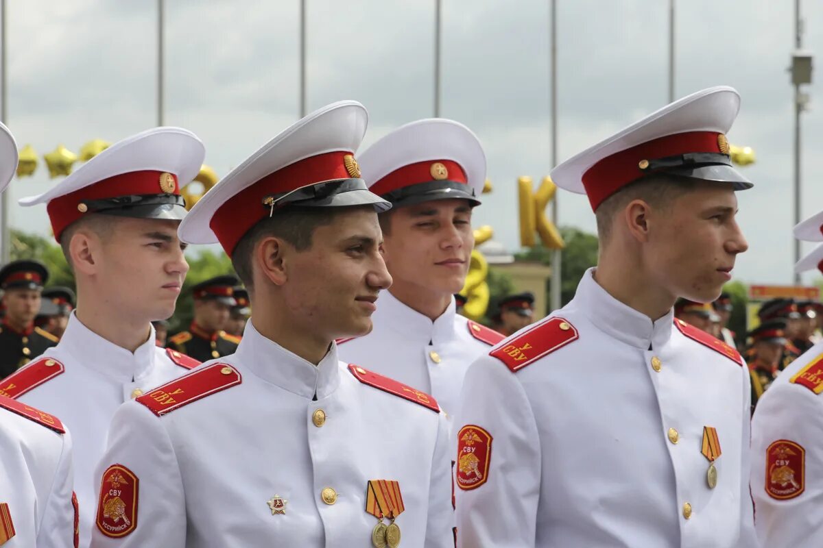 Выпуск 71. Суворовское училище Уссурийск. 68 Выпуск Уссурийское Суворовское военное училище. УСВУ Уссурийское Суворовское военное училище выпуск 63. Суворовское училище Владивосток.