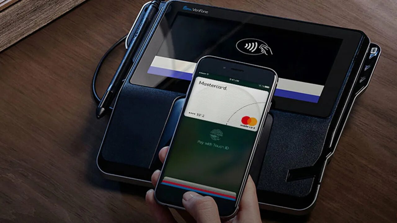 Бесконтактная оплата с телефона айфон. MASTERCARD Apple pay. Apple pay фото. Коллаборация Apple и MASTERCARD.