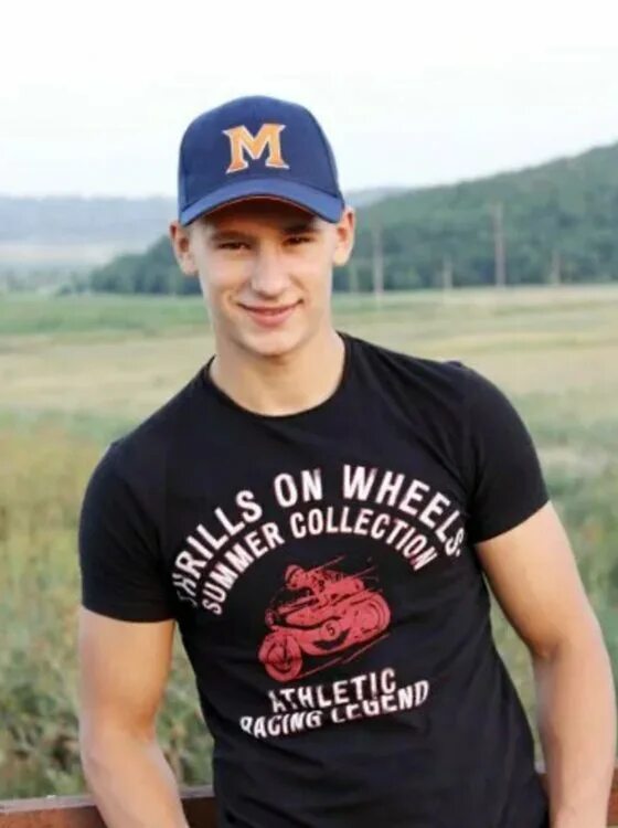 22 23 лет. Молодой человек. Парень 23 года. Пацан 22 года. Парень 22 года.