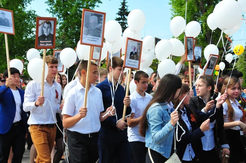 Погода в матвеев кургане на 10. 9 Мая 2022 в Матвеево Кургане. ГИБДД Матвеево - Курган района. Картинки Матвеев Курганский район 100 лет. Прямой эфир из Матвеево Кургана 1999.