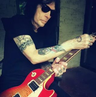 The other side of mars mick mars
