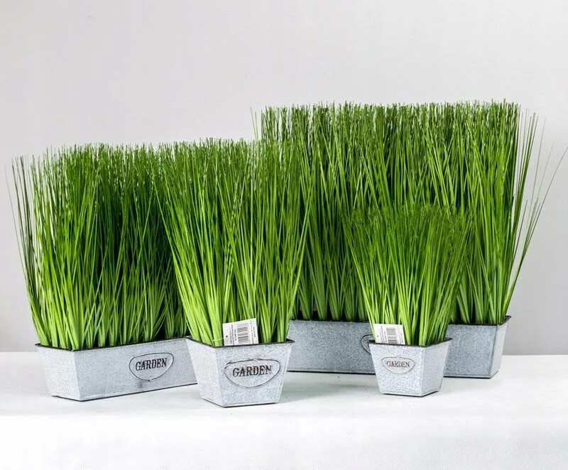 Микрозелень лук-порей. Искусственная зелень. Трава искусственная декоративная. Искусственная трава в горшках для декора.