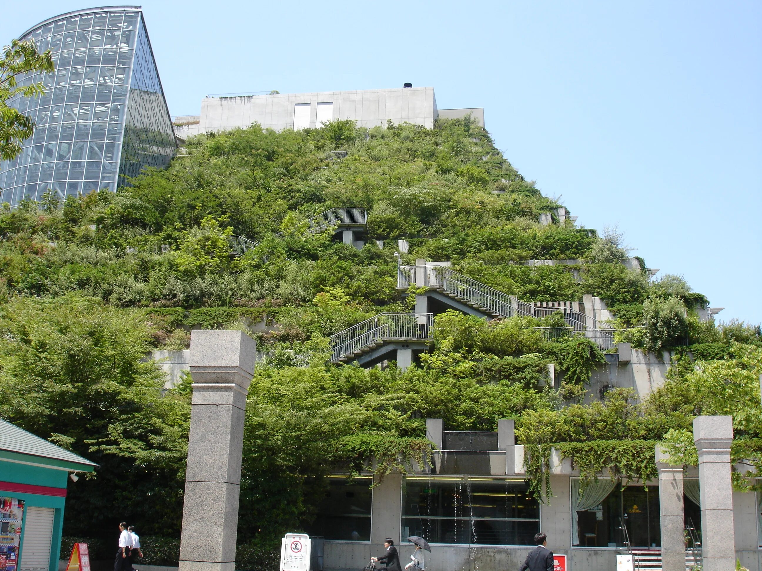 Культурный центр японии. Культурный центр acros (фукуока, япония). fukuoka prefectural international hall, япония. архитектор - emilio ambasz. культурный центр acros (эмилио амбаш, япония). acros fukuoka prefectural international hall.