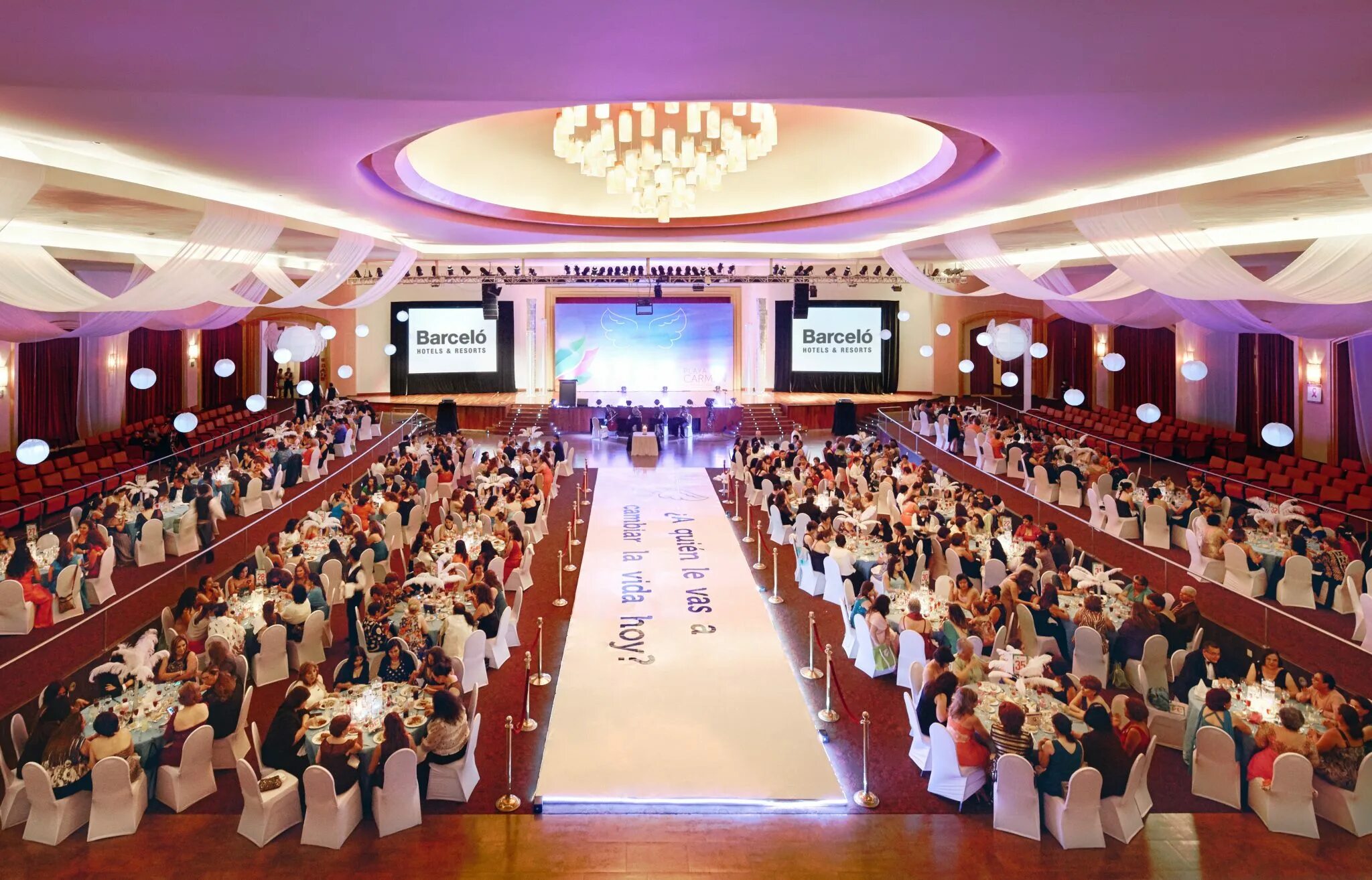 Ивент мероприятия в отеле. Благотворительные мероприятия в гостинице. Pr мероприятия в гостинице. Гостиничные мероприятия. Официант на банкете.