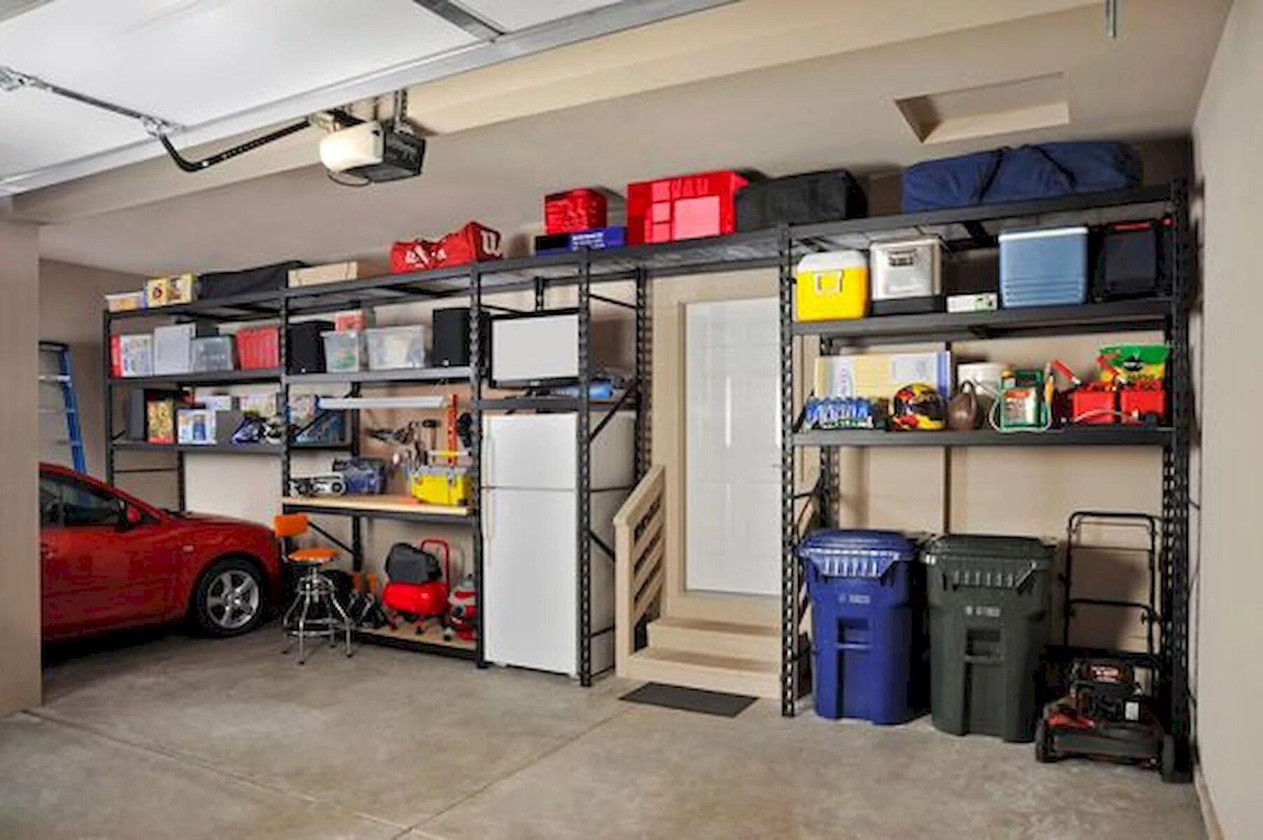 Стеллаж для хранения в гараже. Стеллаж в гараж. Полки в гараже. Гаражные системы хранения. Удобные стеллажи в гараже.