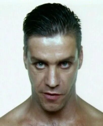 Тилль линдеманн в далекий край. Тилль линдеманн. till lindemann в молодости. rammstein тилль линдеманн в молодости. молодой тиль тилль линдеманн.