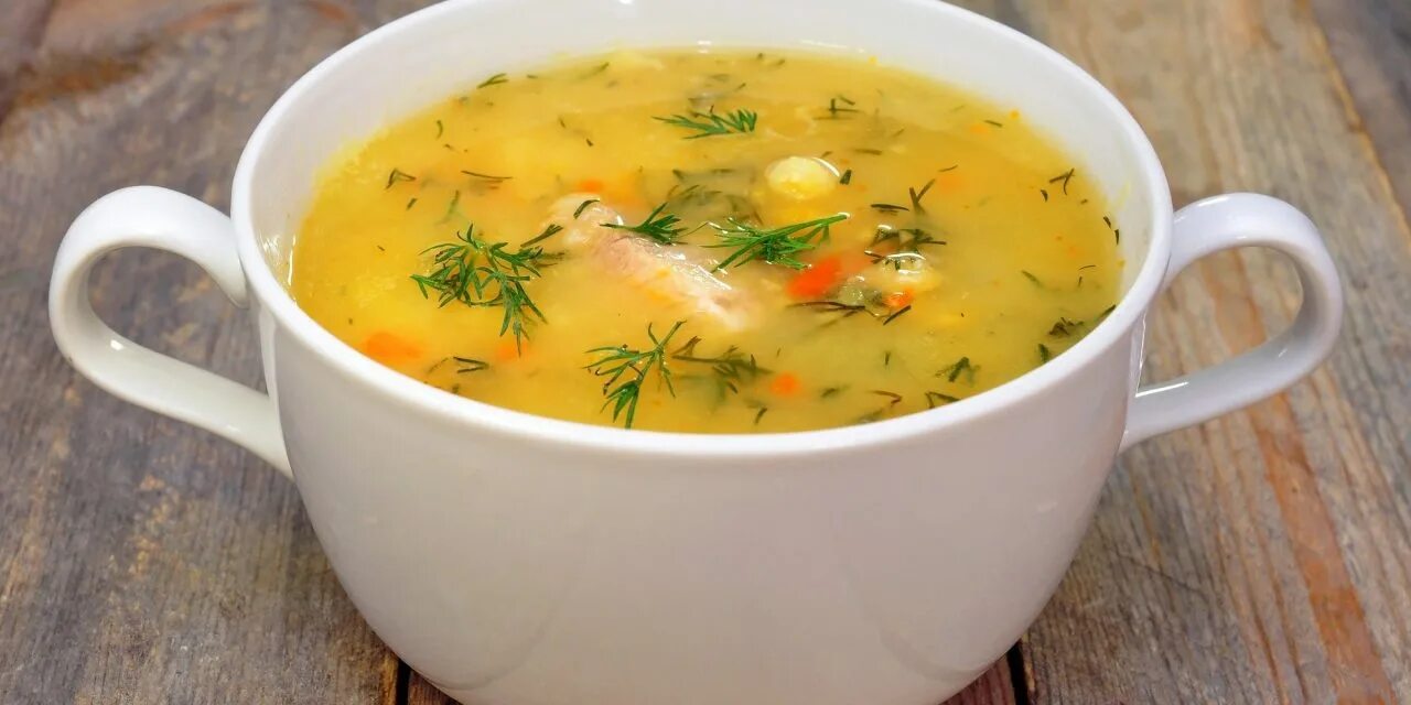 Гороховый суп с курицей в мультиварке. Суп гороховый. Суп гороховый сухой. Гороховый суп на белом фоне. Гороховый суп с ветчиной.