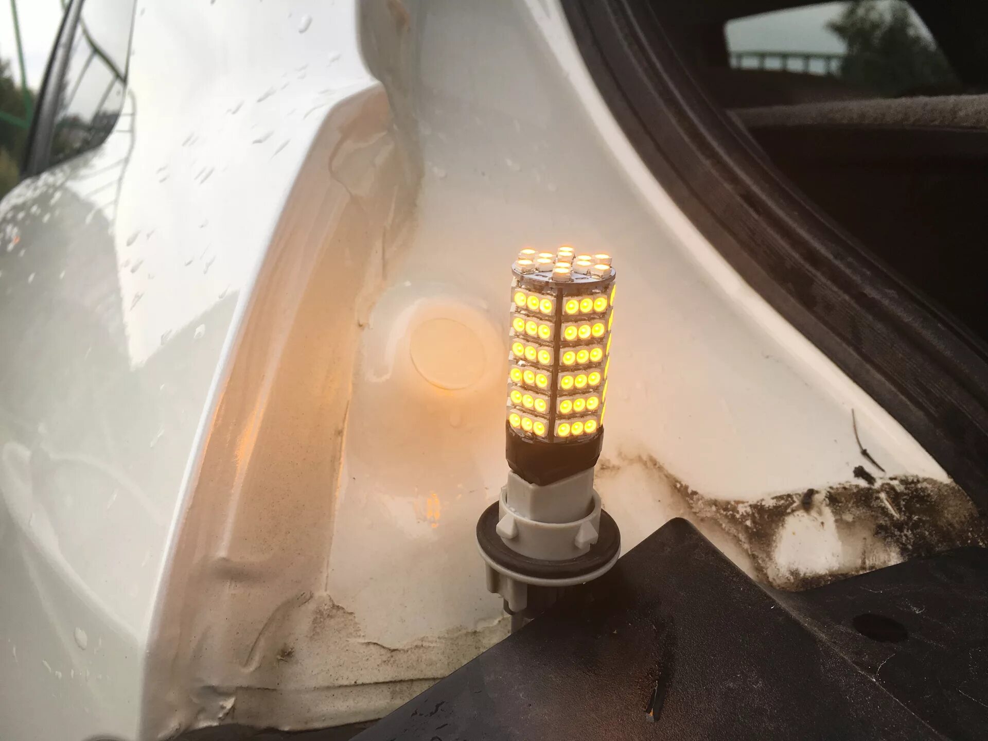 Светодиодные лампочки в поворотники Камри 70. SKYWAY лампа поворота жёлтая светодиодная. Ford Escape лампа переднего поворотника. Лампочка в поворотник Тойота тундра. Не горит задний поворотник