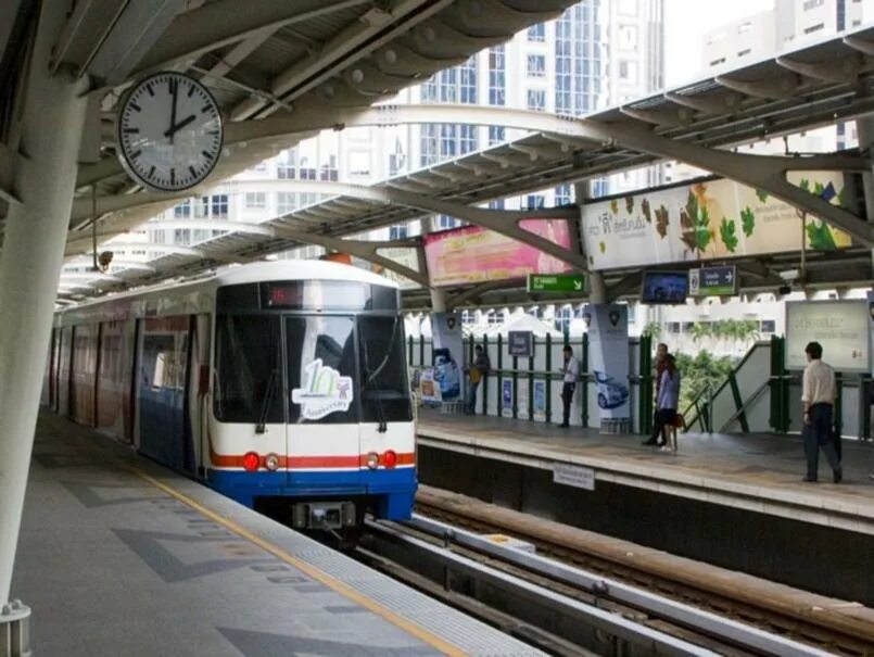 Скайтрейн Бангкок. Метро БТС Бангкок. BTS Skytrain. Надземное метро Бангкок. Станции метро бангкок