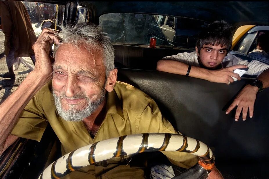 индийский водитель. старый таксист. старый таксист. старейший московский таксист, 1970-е. старый таксист.