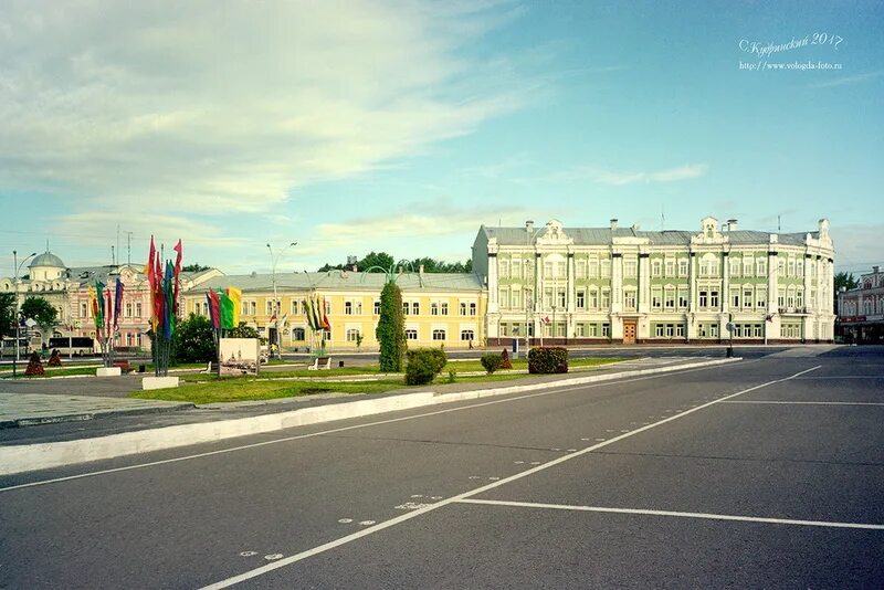 Город вологда площадь революции. Площадь революции вологда сегодня. Площадь революции вологда. Площадь революции вологда сегодня. Город вологда площадь революции.