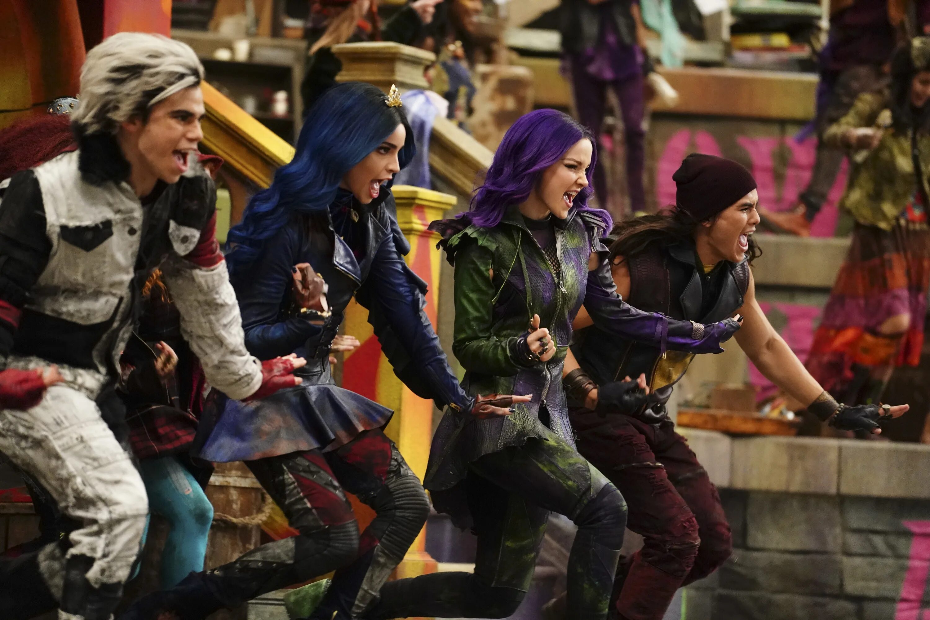 Наследники дисней все части. Наследники Дисней 1. Наследники (descendants) 2015. Наследники 2015 Дисней. Наследники Дисней 3.