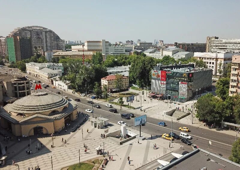 Семёновская площадь (Москва). Сквер у метро Семеновская. Большая Семеновская улица Электрозаводская. Площадь перед метро Электрозаводская. Ул б семеновская