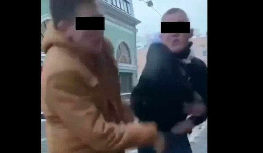 Как из бевают детей видео. Интернат избиение. Избили мальчика в интернате. Избиение детей в интернате. Дети избитые в детском доме.