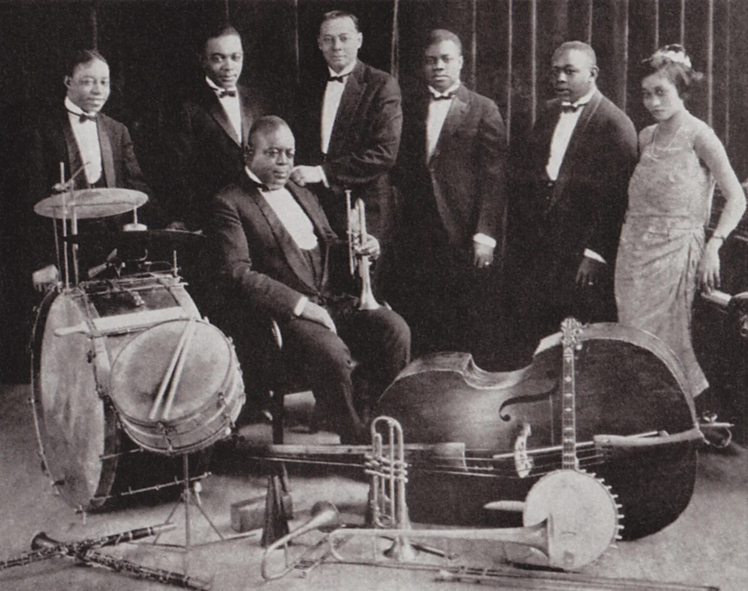 Музыка 20х. Creole Jazz Band Луи Армстронг. Луи Армстронг джаз бэнд 1917. Луи Армстронг в оркестре Кинга Оливера. Луи Армстронг с группой «Creole Jazz Band».