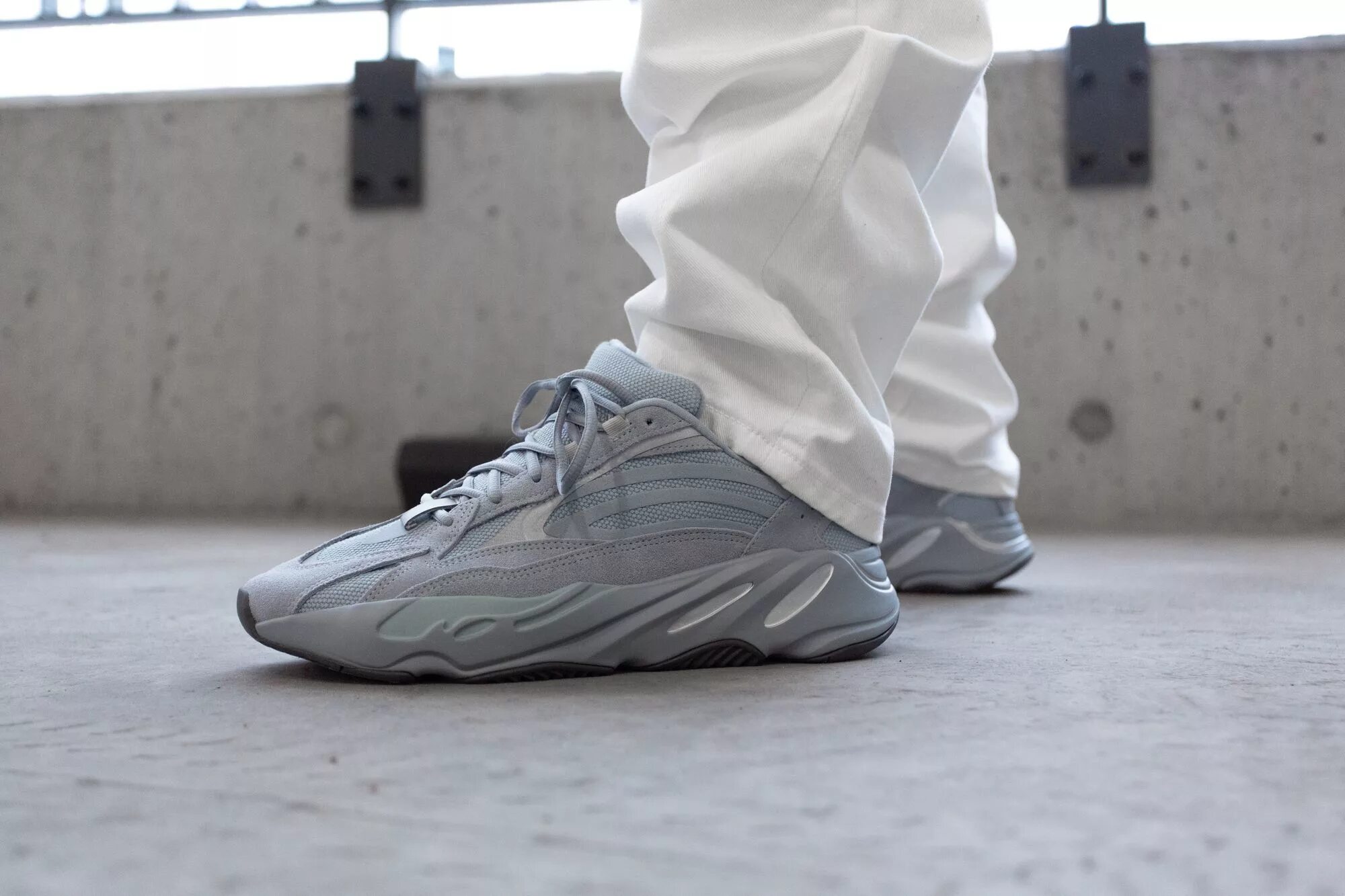 Adidas Yeezy Boost 700. Адидас Yeezy Boost 700. Adidas Yeezy Boost 700 v2 Hospital Blue.