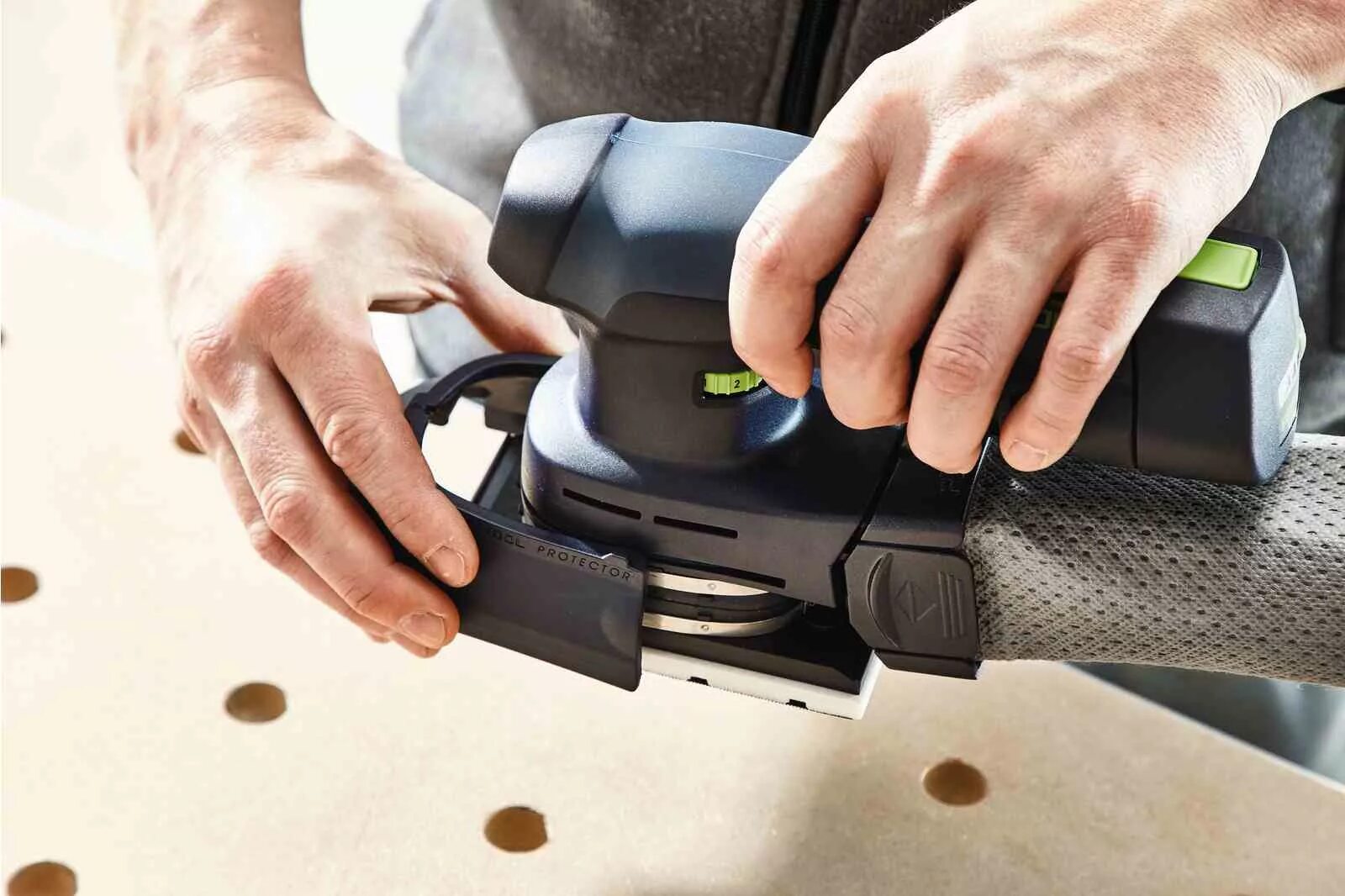 Со шлифованными. Аккумуляторная шлифмашина Festool. Festool RTSC. Шлифовальная машинка Festool треугольная. Шлифмашинка Фестул электрорубанок.