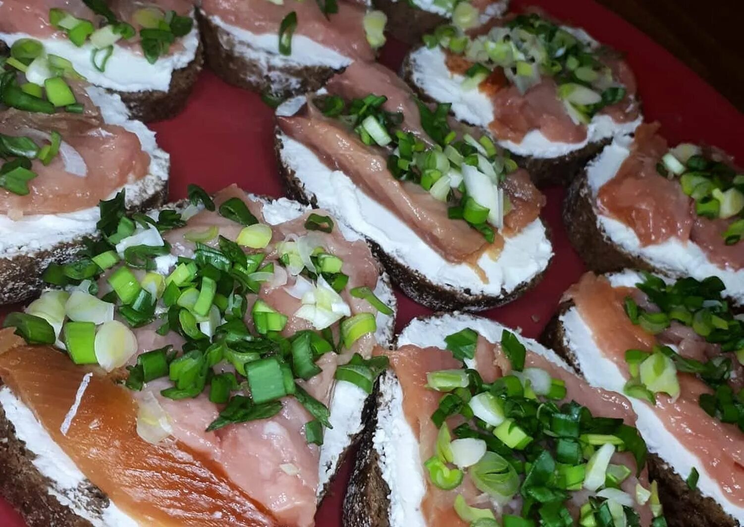 Бутерброды на скорую руку быстро и недорого. Горячие бутерброды на праздничный стол. Бутерброды на скорую руку быстро и недорого. Бутерброды. Бутерброды на скорую руку быстро и недорого.