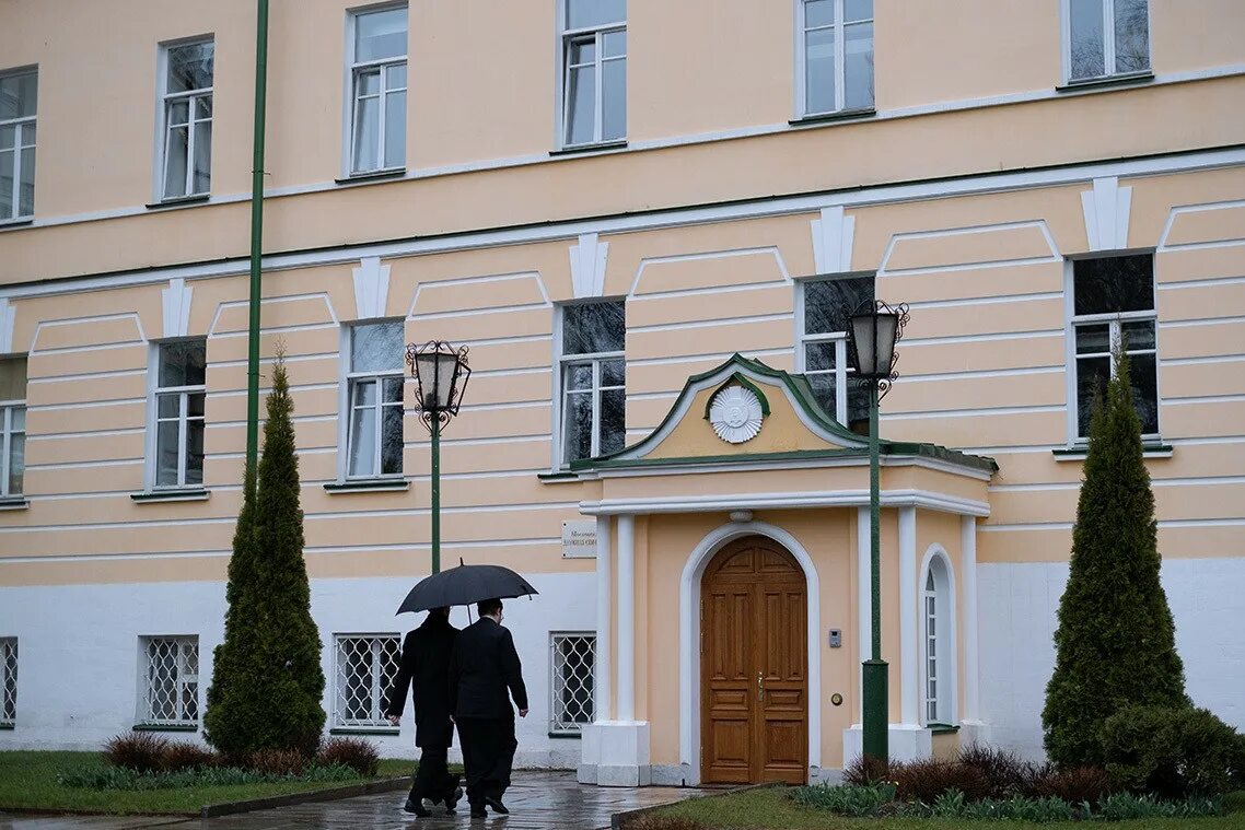 Сайт академия храмов. Покровский храм Московской духовной Академии. Московская духовная Академия Сергиев Посад. Московская духовная Академия вход. Покров Московская духовная Академия.