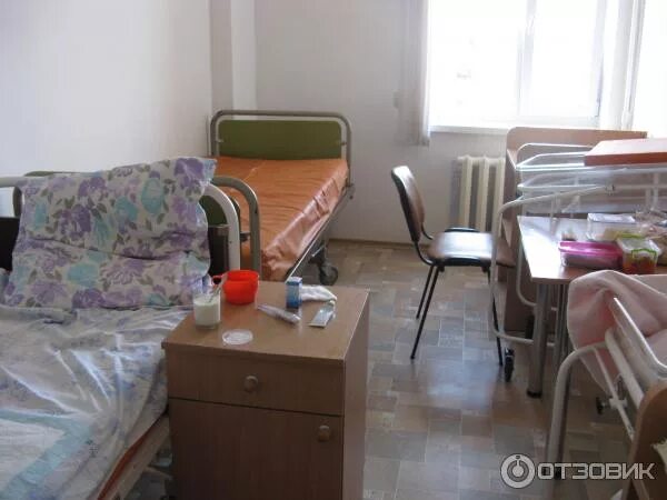 7 роддом отзывы. Клеенка в роддоме. клеёнка медицинская на кровати роддом. двухместная палата роддом 7. клеенка на кровати роддом.