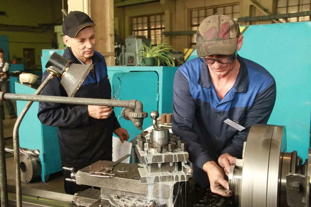 Авито работа на заводе