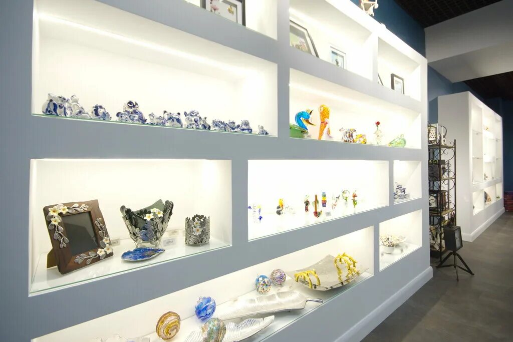 ярославская майолика купечество. магазин майолика. майолика гжели гончарка. ярославская майолика тарелки. мастерская майолики павловой и шепелева.