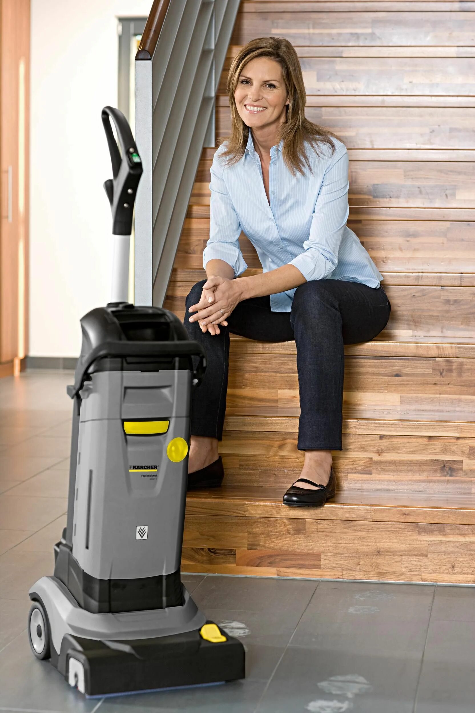 Karcher br 30/4 c retail. Компактная поломоечная машина karcher br 30/4. Поломоечная машина керхер ручная. Karcher br4. Br 4 karcher.
