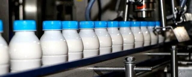 Молоко после 25 лет. Производство молока. Молочная продукция конезавода. Рязанка молочная продукция. Молочная продукция Боровских.