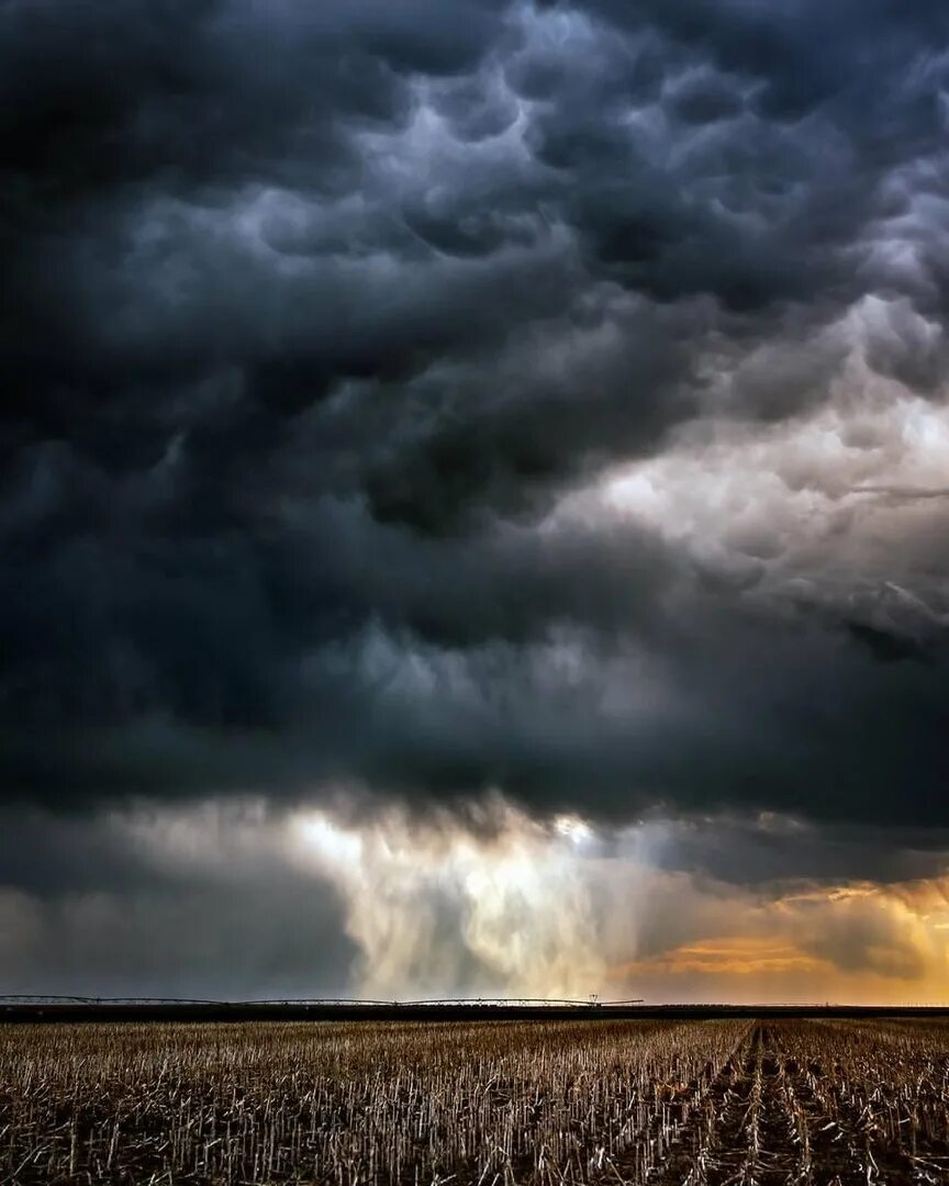 Туча ужасный. Фотограф Adam Kyle Jackson. Страшные тучи. Грозовые облака. Грозовые тучи.