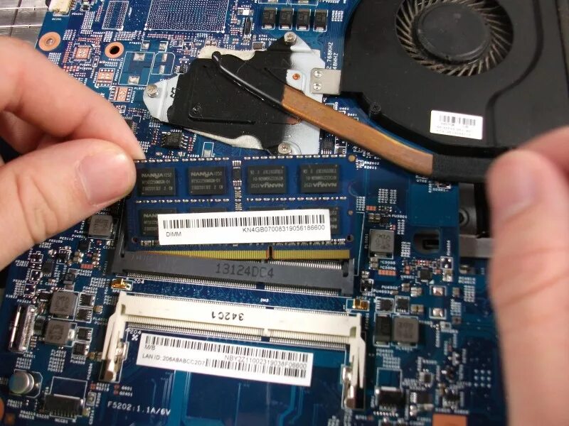 Термопаста процессор ноутбука на i3 8145u. Что можно изменить в ноутбуке. Замена видеокарты на ноутбуке. Термопаста для ноутбука. Жёсткий диск ссд для пк.