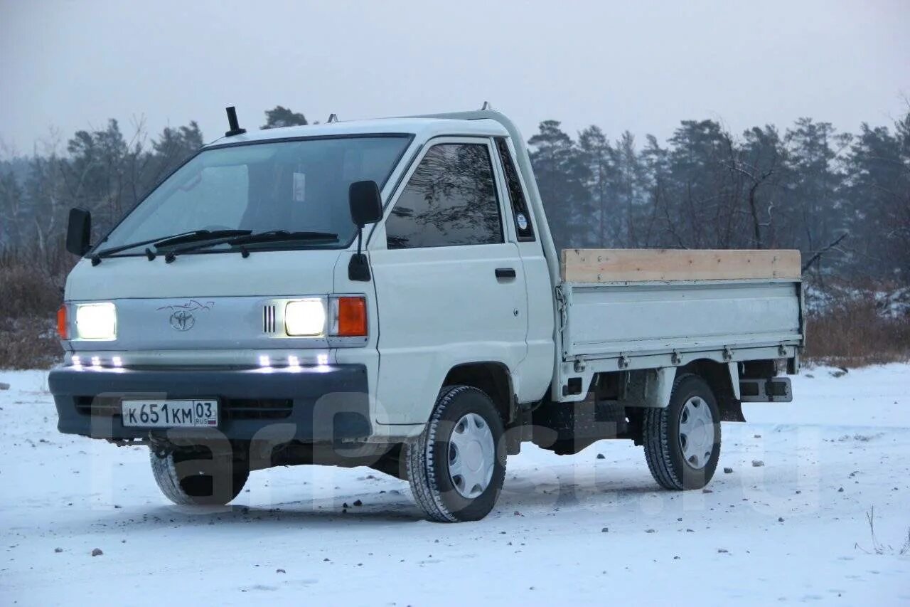 Грузовик тойота приморский край. Тойота Таун айс грузовик 4. Toyota Town Ace Truck 4wd. Тойота Таун айс грузовик 2015. Тойота Таун айс бортовой грузовик.