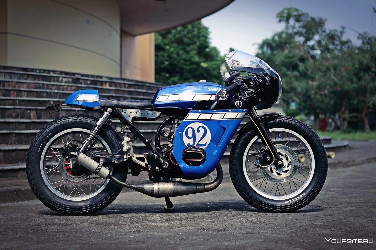 Cafe racer. Мото кафе рейсер. yamaha coffee racer. кафе рейсер мотоциклист. японские мотоциклы каферейсер.