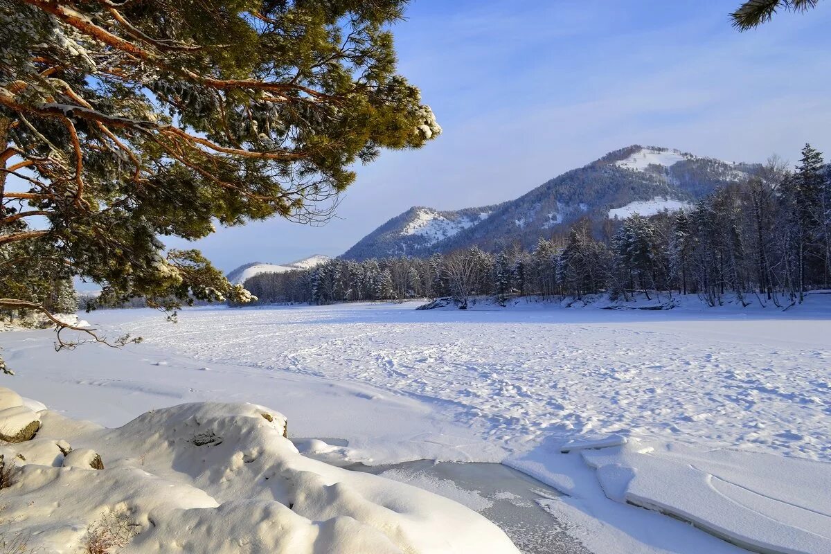 алтай январь. горный алтай шавлинские озера. алтай январь. горный алтай телецкое озеро зима. алтай январь.