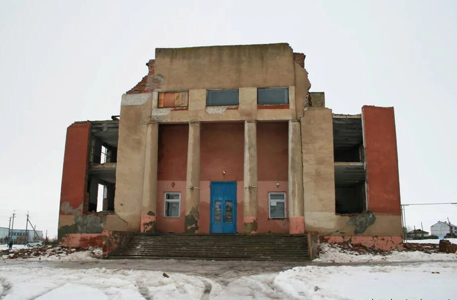 Саратовская область красноармейский район село луганская. Луганское Саратовская область. Село Луганское Саратовская область Красноармейский. Луганское Саратовская область Церковь. Церковь в селе Луганское Саратовская область Красноармейский район.