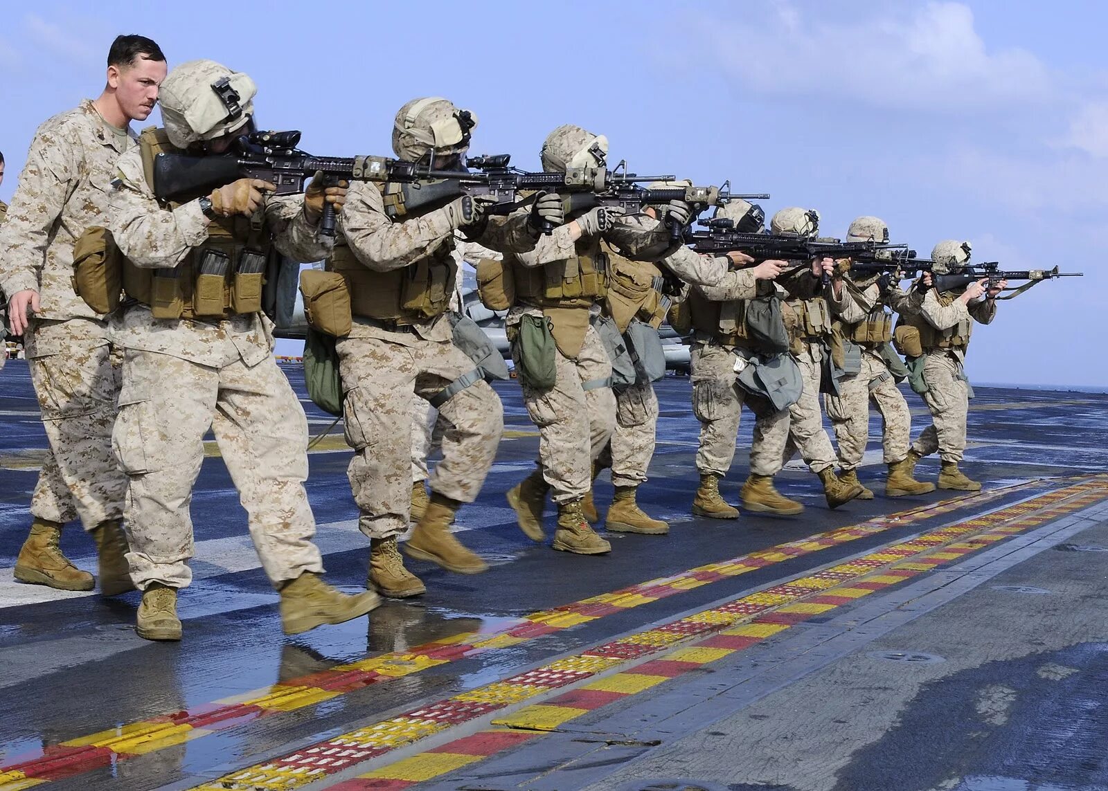 Пехотинец класса. 1st marine expeditionary unit. морская пехота. морпехи сша. пехотинец сша.